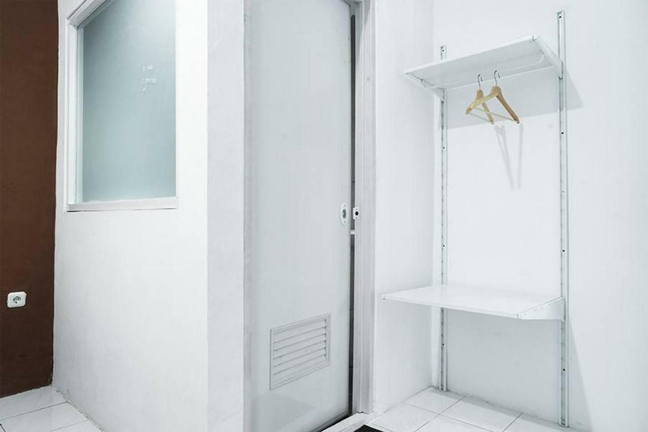 Reddoorz Near Seasons City Mall 雅加达 客房 照片