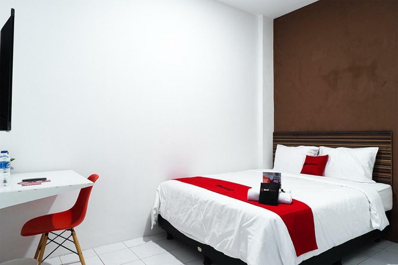 Reddoorz Near Seasons City Mall 雅加达 客房 照片
